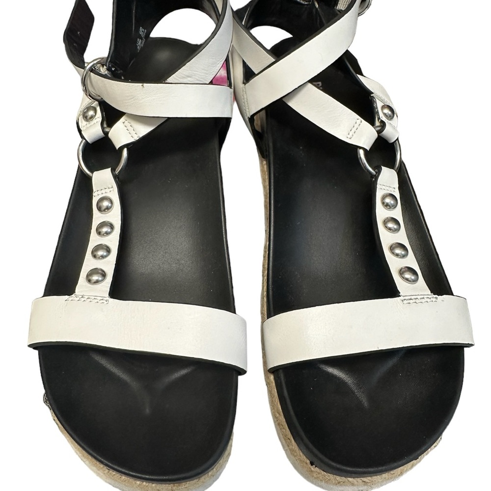 White bleecker&bond sandals